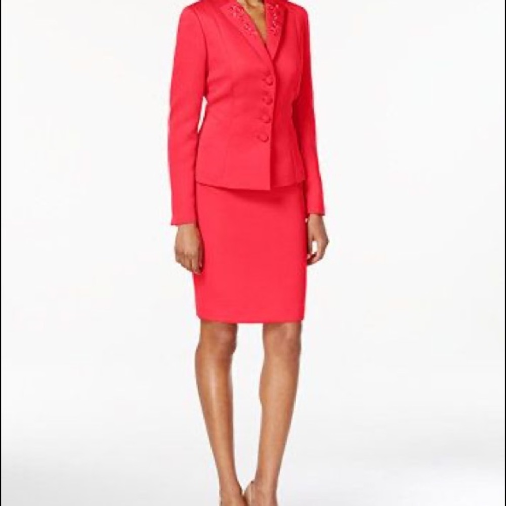 New w/Tags Tahari ASL Petite Beaded Four-Button Skirt Suit Below $280 Retail 8P
